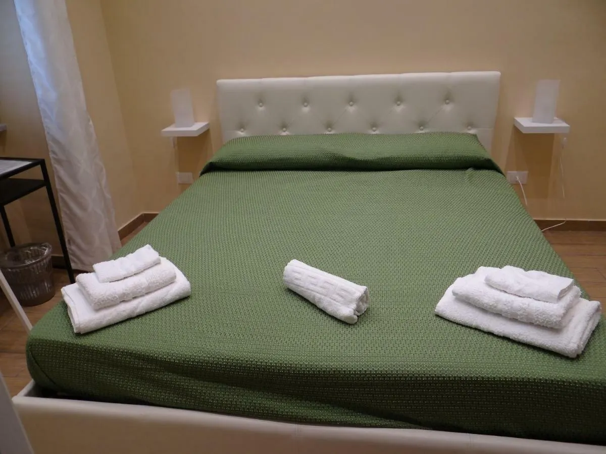 Montecarlo Palace Bed and Breakfast Palermo 2*,  Italien
